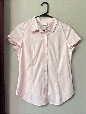 #739 New York & Company Pink Short Sleeve Button-Down Casual Top Size Medium